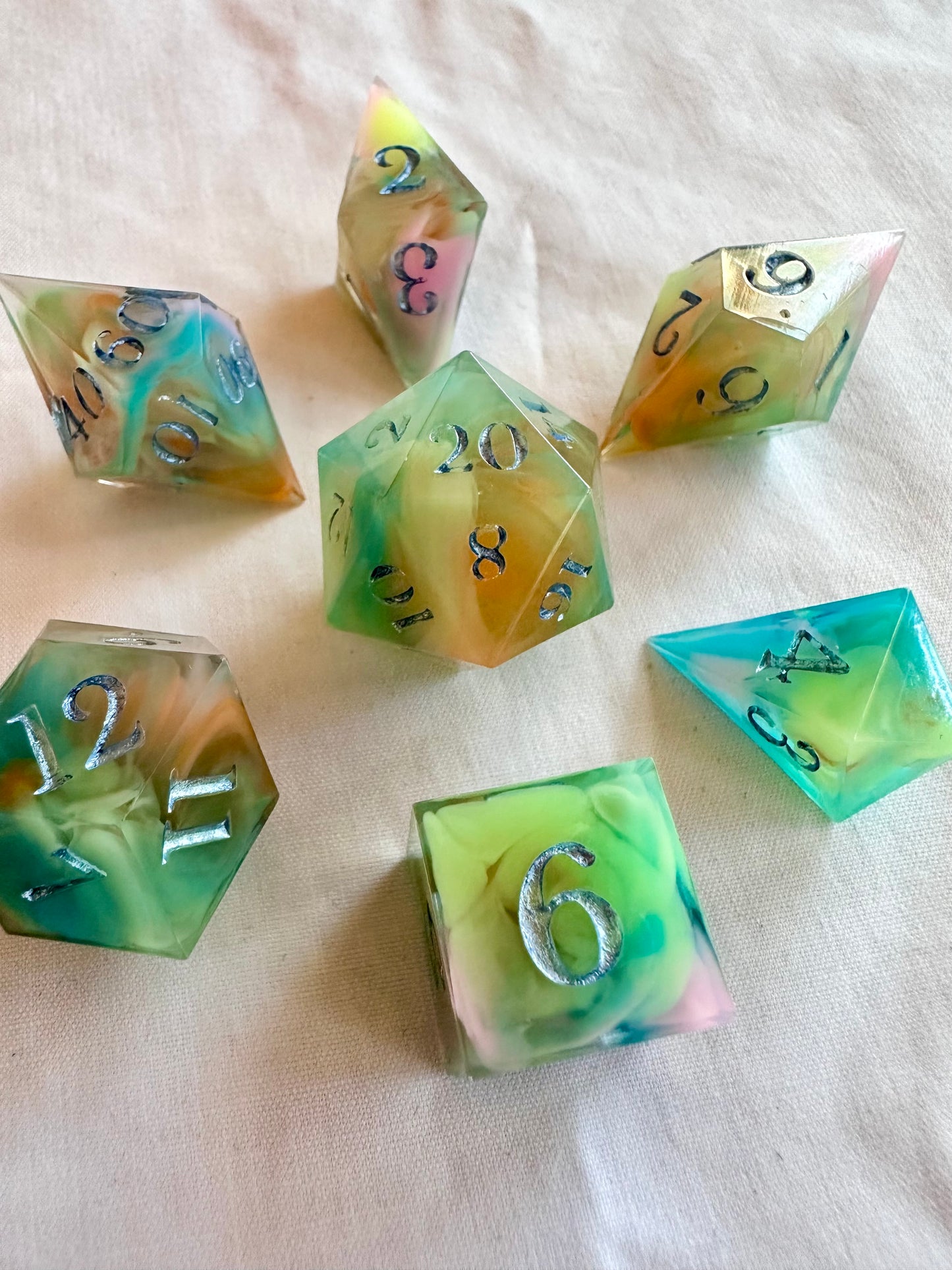 Soft Swirls- 7 Piece Sharp Edged Dice Set