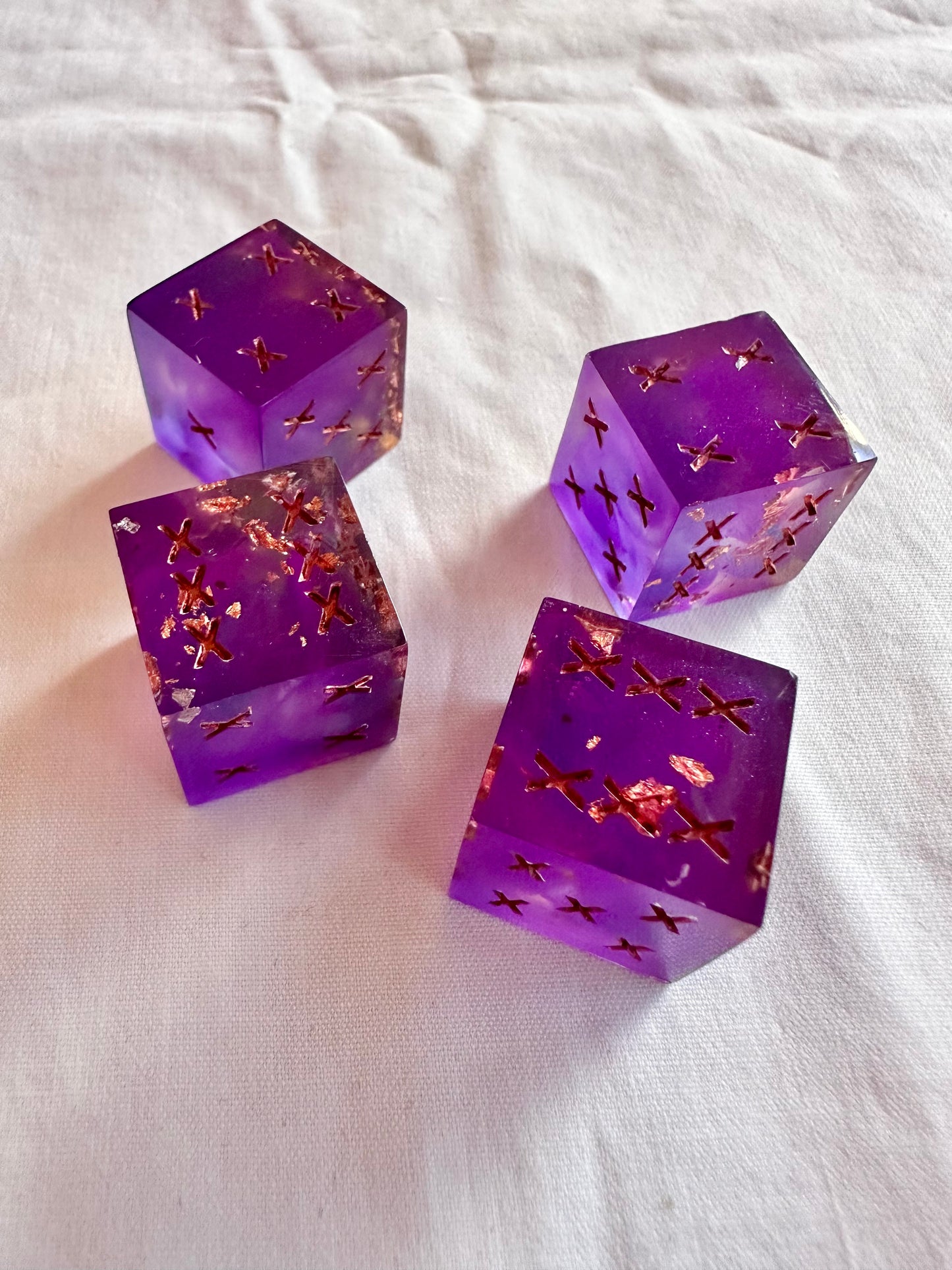 D6: 4-piece dice set (20mm) 'Orchids'